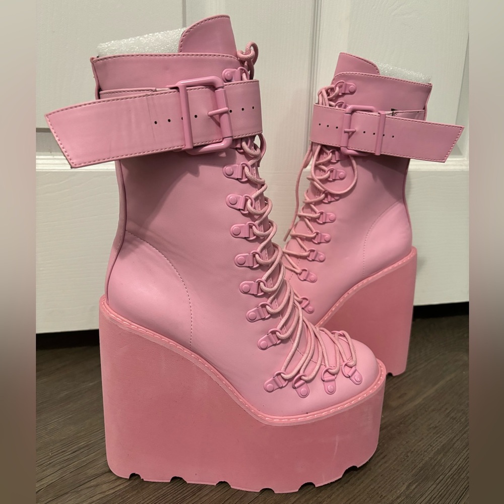 Dolls Kill / Sugar Thrillz Bubblegum Traitor Boots - Picture 2 of 11